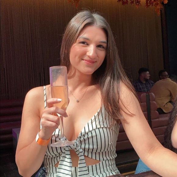 Meet Your Posher - Picture 3 of 5